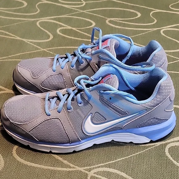 Nike Women's Athletic Shoes in Gray and Blue - Picture 5 of 8